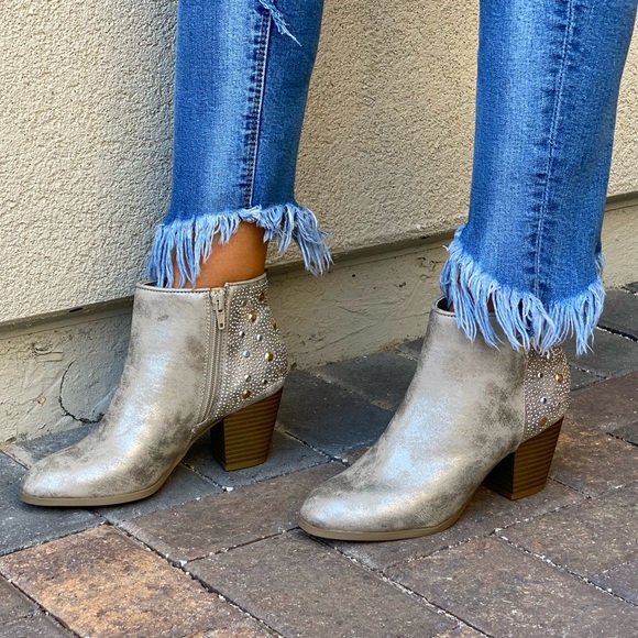 Shimmer Gold Embellished Heel Western Ankle Boots - Picture 3 of 7